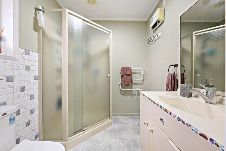 Photo of property in 12 Glengowan Place, Conifer Grove, Takanini, 2112