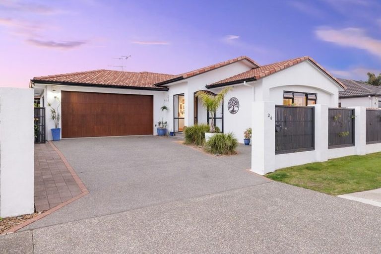 Photo of property in 24 Ohope Place, Papamoa Beach, Papamoa, 3118