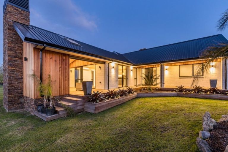 Photo of property in 2 Puriri Park Lane, Waipapa, 0230