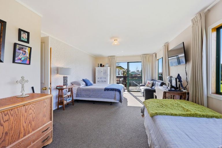 Photo of property in 166 Torkar Road, Clarks Beach, 2122