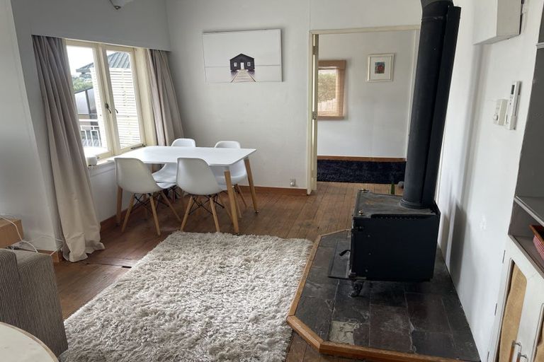 Photo of property in 43 Surf Road, Stanmore Bay, Whangaparaoa, 0932