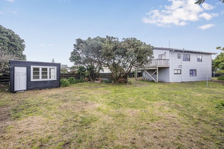 Photo of property in 116 Field Way, Waikanae Beach, Waikanae, 5036