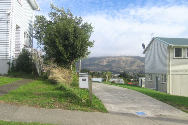 Photo of property in 42 Gear Terrace, Ranui, Porirua, 5024