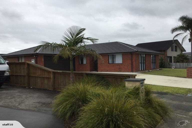 Photo of property in 12 O'farrell Drive, One Tree Point, 0118