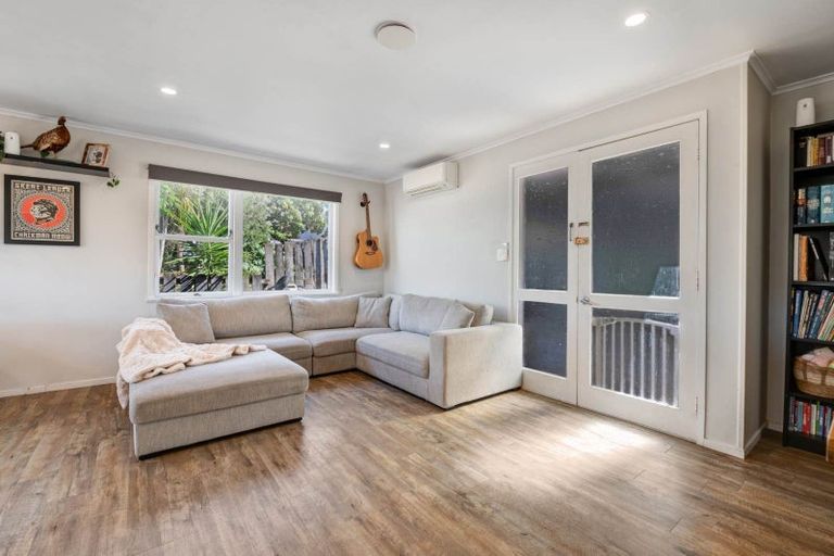 Photo of property in 245 Vipond Road, Stanmore Bay, Whangaparaoa, 0932