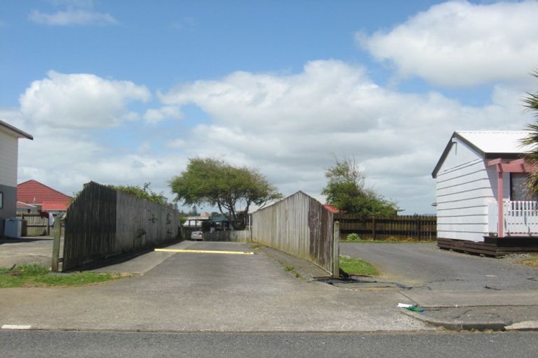 Photo of property in 73a Maplesden Drive, Clendon Park, Auckland, 2103