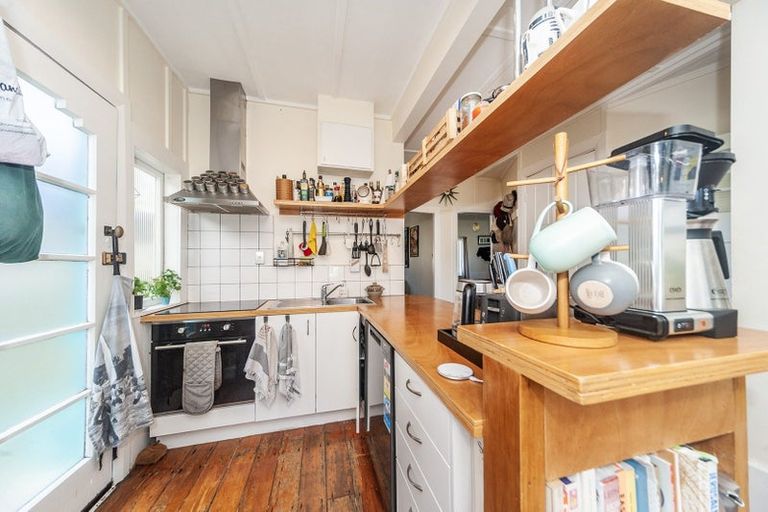 Photo of property in 83 Apu Crescent, Lyall Bay, Wellington, 6022