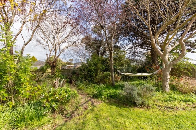 Photo of property in 18 Utauta Street, Waikanae, 5036