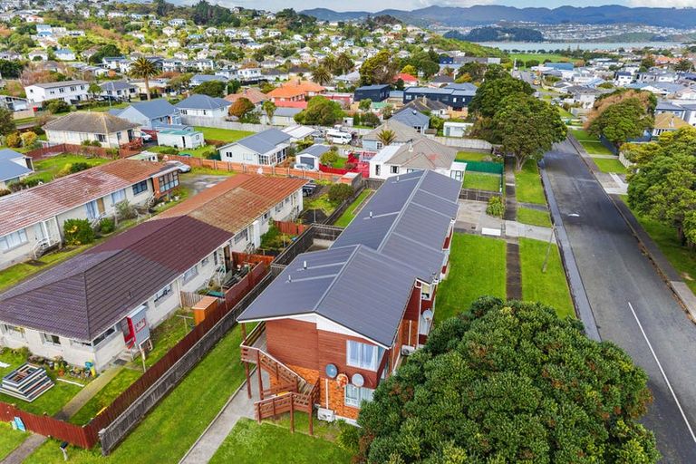 Photo of property in 1 Mana Avenue, Titahi Bay, Porirua, 5022