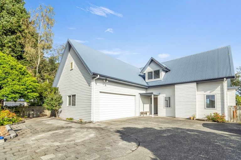 Photo of property in 12 Stonebridge Park Drive, Holdens Bay, Rotorua, 3010