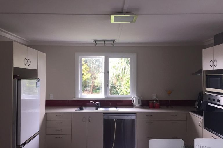 Photo of property in 47 Whiteley Street, Moturoa, New Plymouth, 4310