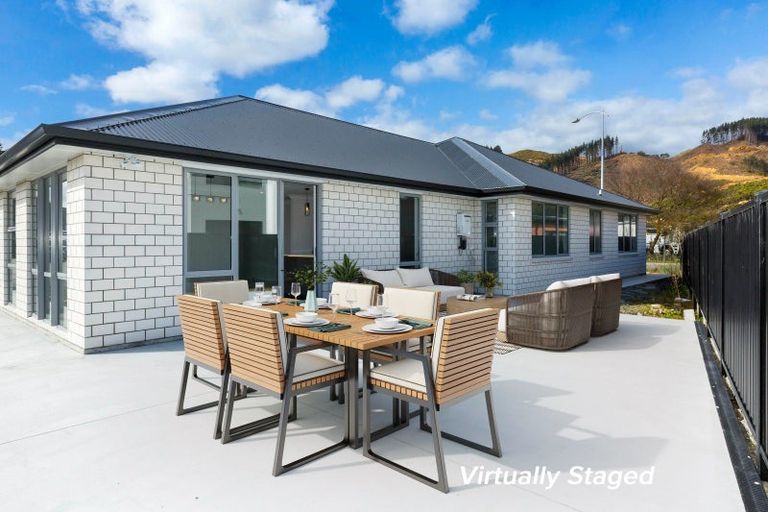 Photo of property in 1 Mawai Hakona Drive, Wallaceville, Upper Hutt, 5018