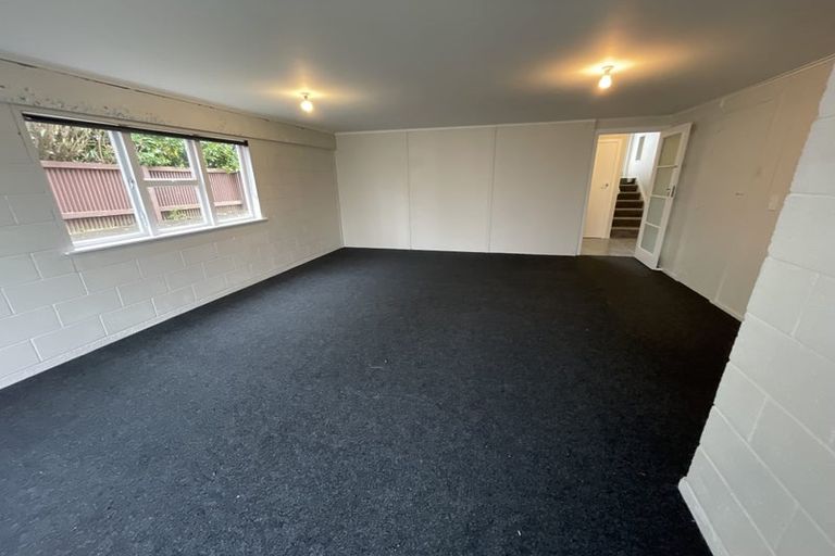 Photo of property in 222 Te Atatu Road, Te Atatu South, Auckland, 0610