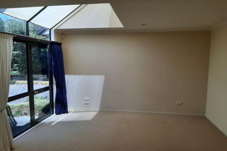 Photo of property in 12 Tupare Place, Highlands Park, New Plymouth, 4312