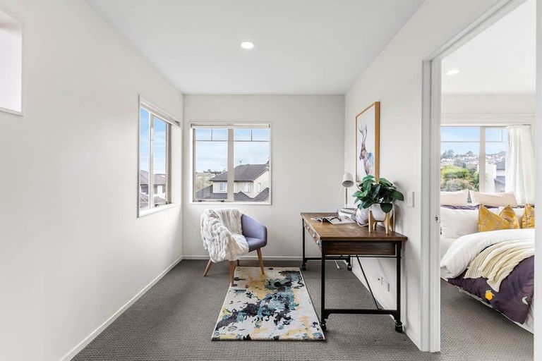 Photo of property in 11 Kouras Place, Flat Bush, Auckland, 2016