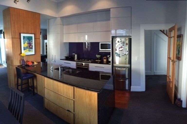 Photo of property in 5 Moeller Street, Mount Victoria, Wellington, 6011