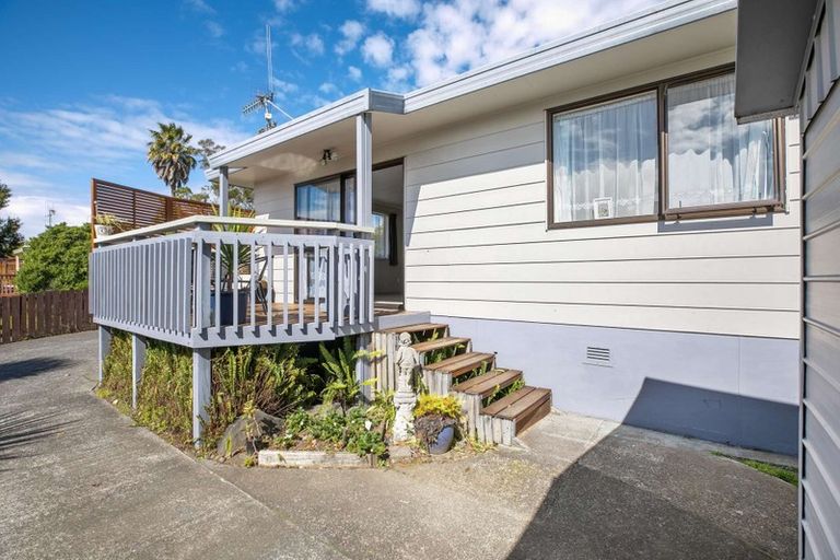 Photo of property in 57 Welcome Bay Road, Welcome Bay, Tauranga, 3112