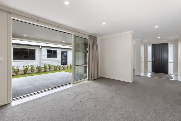 Photo of property in 33 Noumea Drive, Rangatira Park, Taupo, 3330