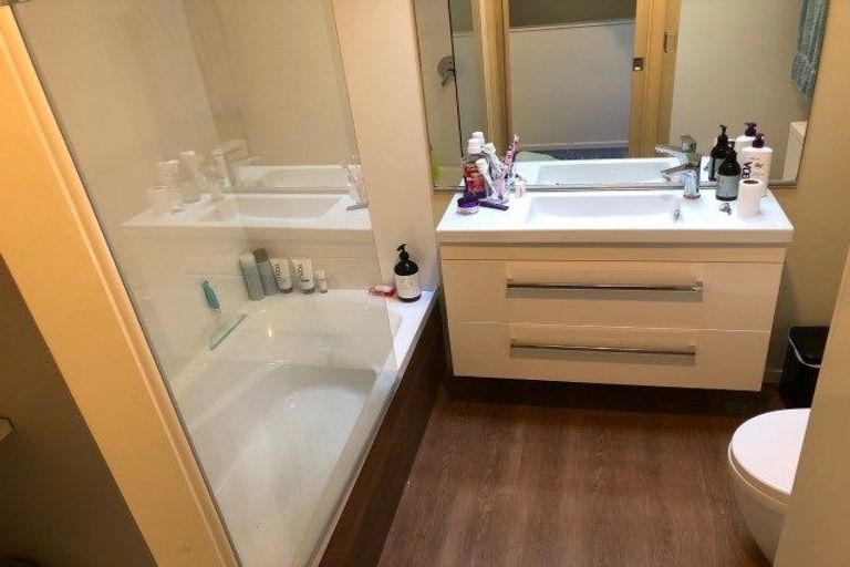 Photo of property in Pirie Street Townhouses, 27/35 Pirie Street, Mount Victoria, Wellington, 6011