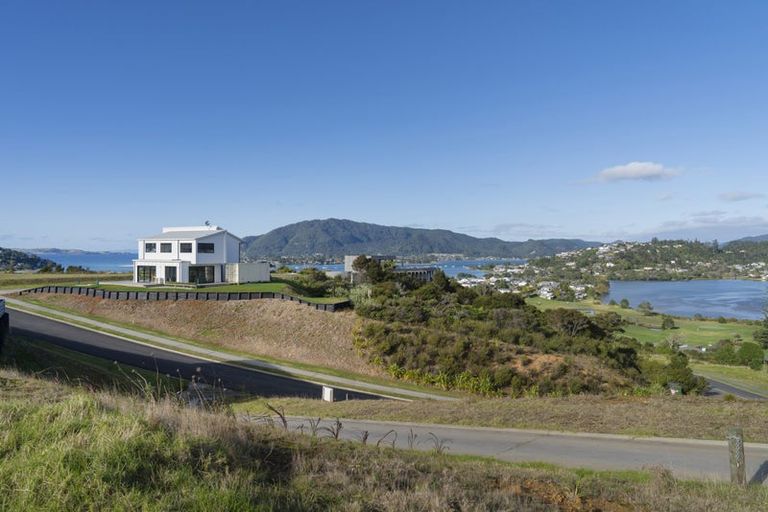 Photo of property in 18 Azimuth Road, Tairua, 3508