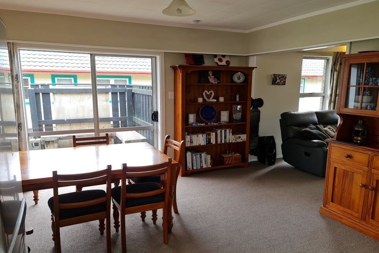 Photo of property in 30 Brougham Street, Westport, 7825