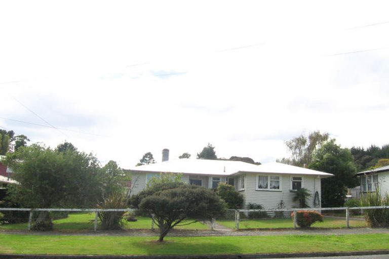 Photo of property in 61 Moeraki Road, Maoribank, Upper Hutt, 5018