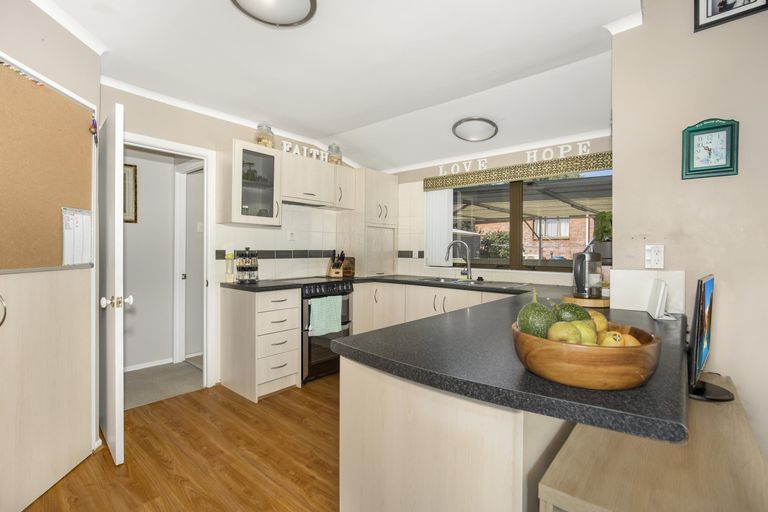 Photo of property in 16 Muirfield Street, Wattle Downs, Auckland, 2103