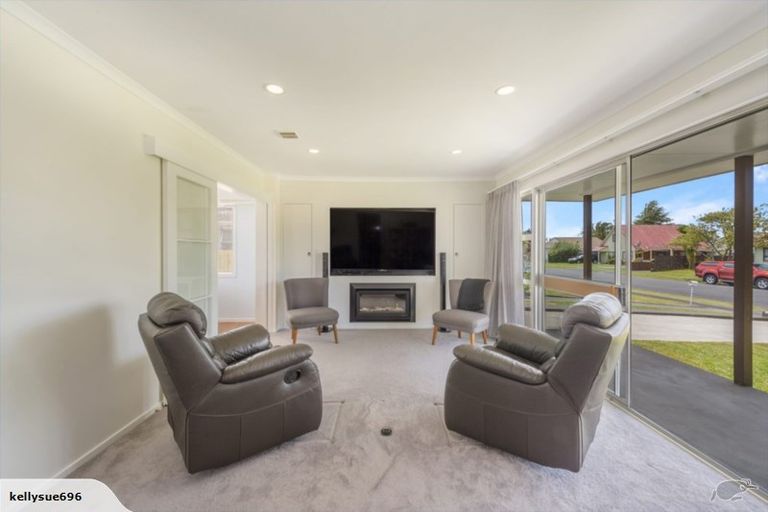 Photo of property in 14 Oakfield Crescent, Pukete, Hamilton, 3200