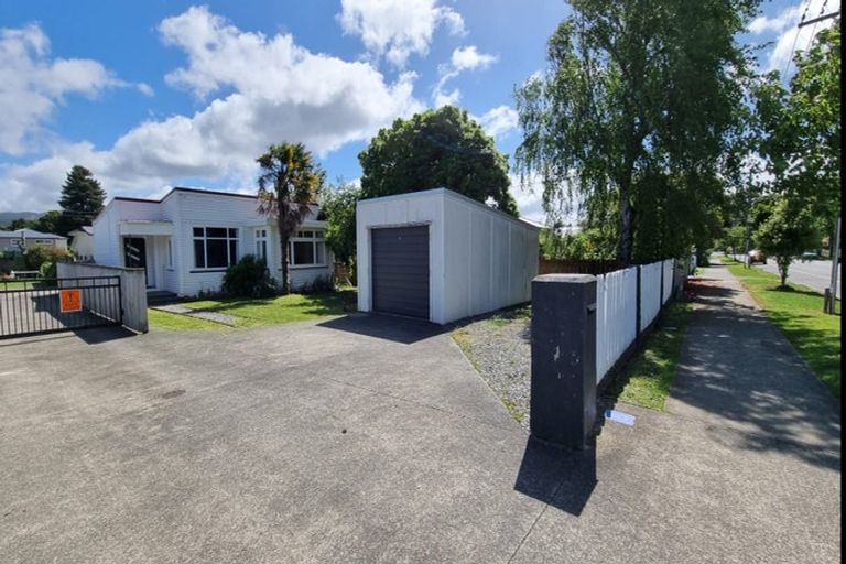 Photo of property in 28 Seddon Street, Wallaceville, Upper Hutt, 5018