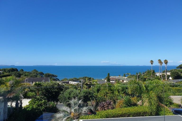 Photo of property in 72 Churchill Road, Murrays Bay, Auckland, 0630