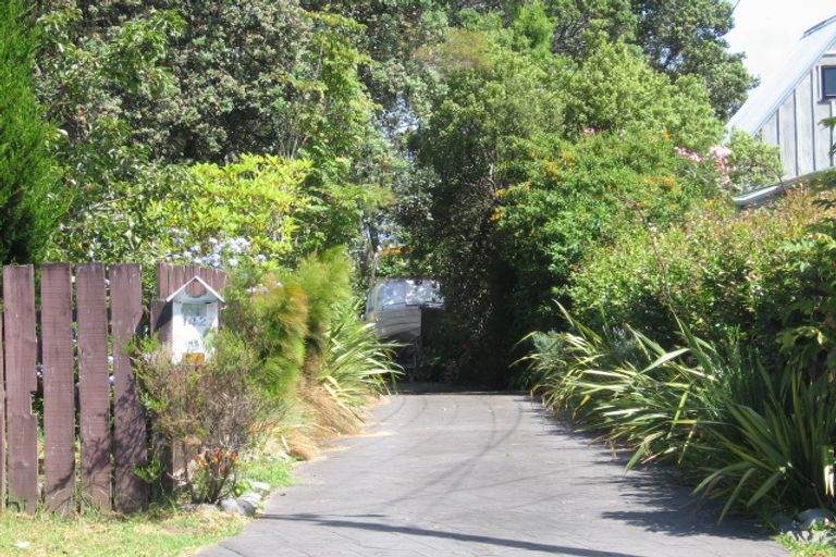 Photo of property in 142 Rangatira Road, Beach Haven, Auckland, 0626