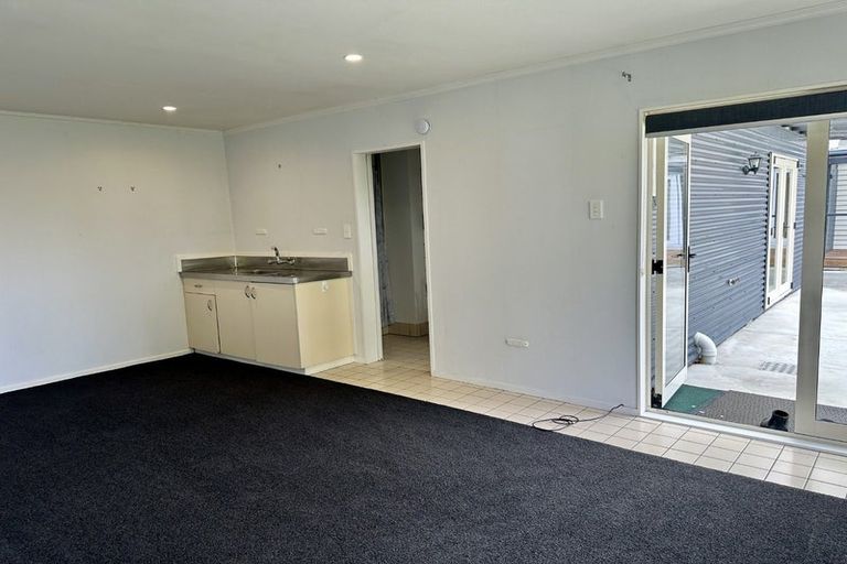 Photo of property in 42 Puriri Terrace, Roslyn, Palmerston North, 4414