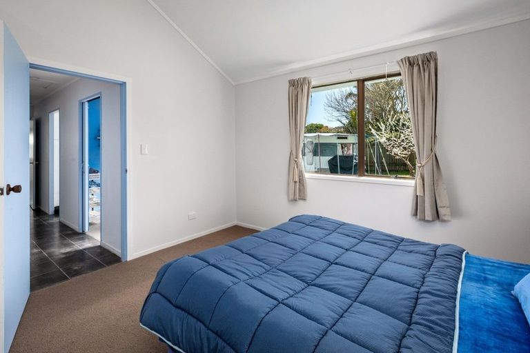 Photo of property in 4 Pohutukawa Drive, Athenree, Katikati, 3177