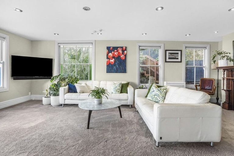 Photo of property in 12 Nikau Road, Point Howard, Lower Hutt, 5013