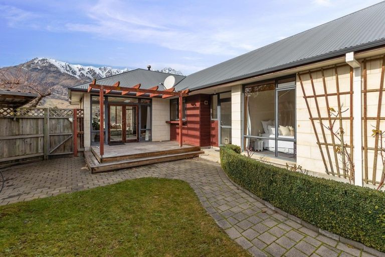 Photo of property in 8 Remarkables Crescent, Frankton, Queenstown, 9300