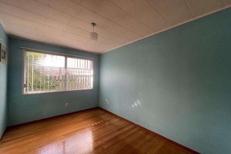 Photo of property in 5 Kapiti Place, Sunnynook, Auckland, 0620