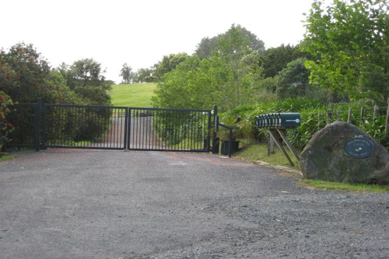 Photo of property in 612 Ponga Road, Opaheke, Papakura, 2584