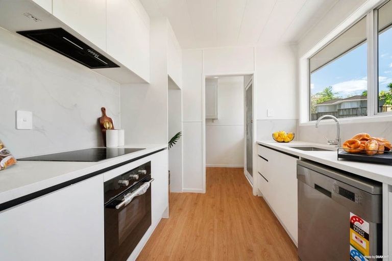 Photo of property in 36 Flaxdale Street, Birkdale, Auckland, 0626