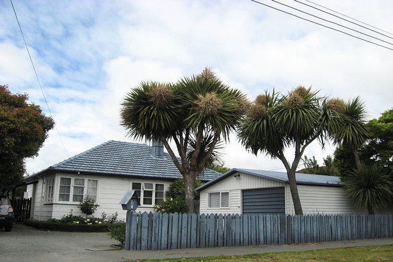 Photo of property in 2 Evatt Street, Bryndwr, Christchurch, 8053
