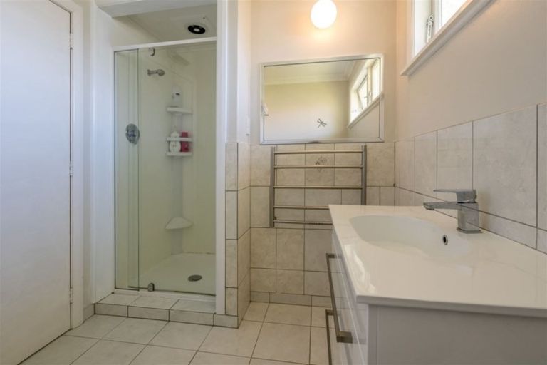 Photo of property in 52 Bristol Street, Levin, 5510