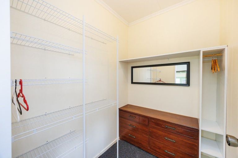 Photo of property in 9 Shamrock Street, Takaro, Palmerston North, 4412