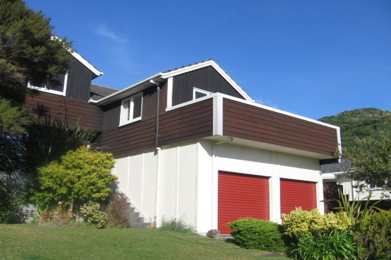 Photo of property in 6 Luff Place, Whitby, Porirua, 5024