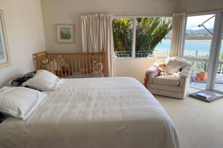 Photo of property in 17 Maori Hut Road, Red Beach, 0932