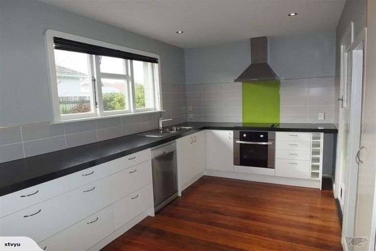 Photo of property in 106 Avonhead Road, Avonhead, Christchurch, 8042