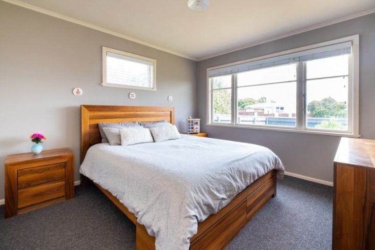 Photo of property in 42 Oldham Avenue, Onekawa, Napier, 4110