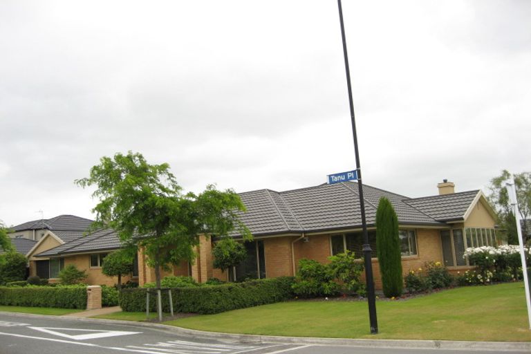 Photo of property in 2 Tanu Place, Parklands, Christchurch, 8083