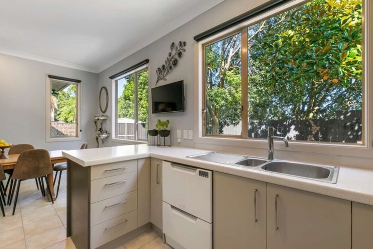 Photo of property in 26 Serene Place, Gulf Harbour, Whangaparaoa, 0930