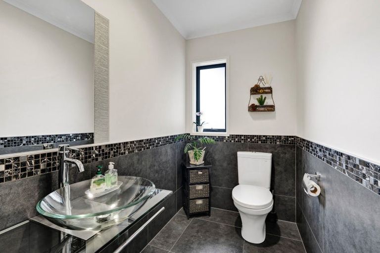 Photo of property in 40 Redwood Crescent, Hurdon, New Plymouth, 4310