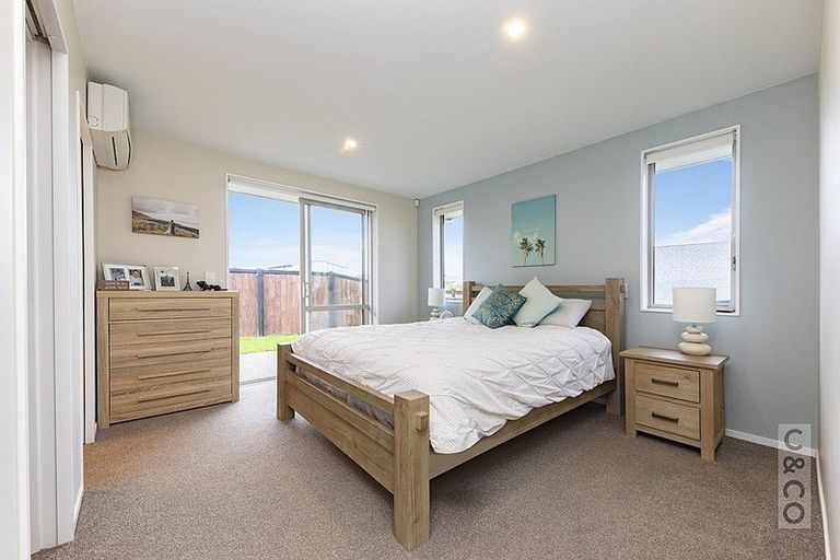 Photo of property in 124 Pohutukawa Parade, Riverhead, 0820