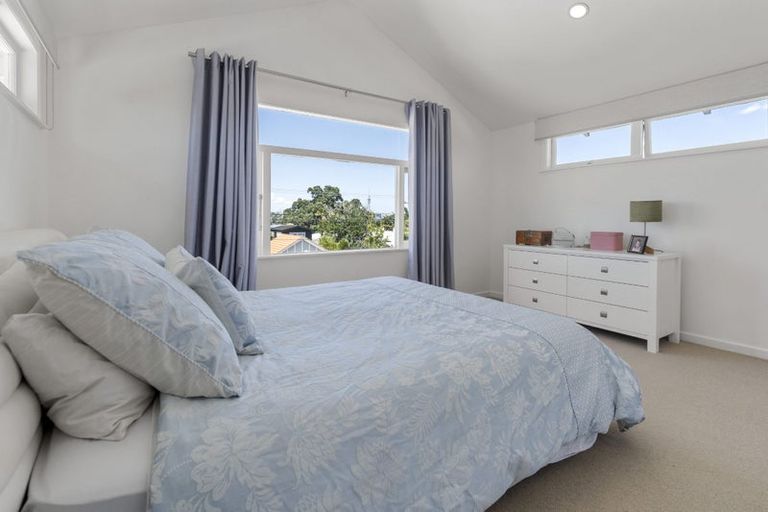 Photo of property in 1/50 Norwood Road, Bayswater, Auckland, 0622